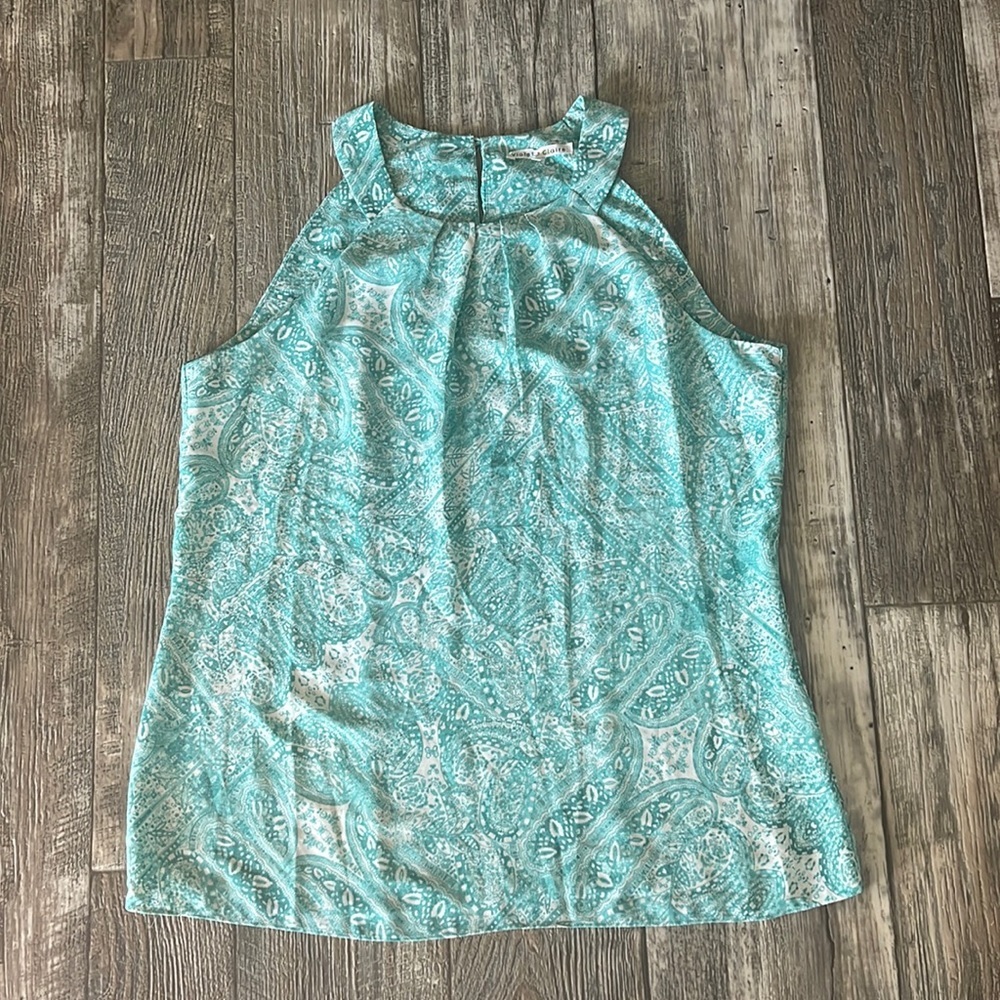 Violet + Claire fresh beautiful blouse, Large